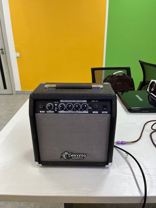 Абсолютно новая Электрогитара (Fabio), Комбо усилитель, Шнур, Ремешок