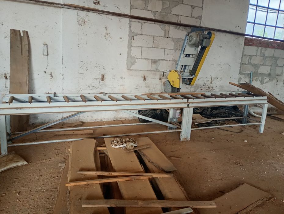 Circular pendular cu masa cu role