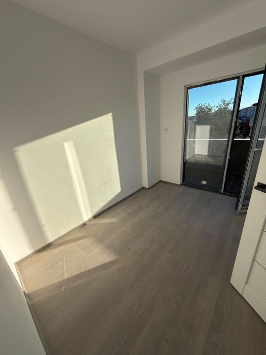 Vand apartament 3 caere