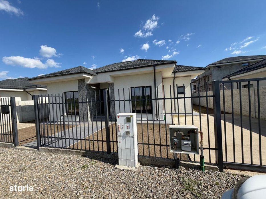 Casa/ Curte/ Buftea/ Incalzire in Pardoseala/ Doua Bai