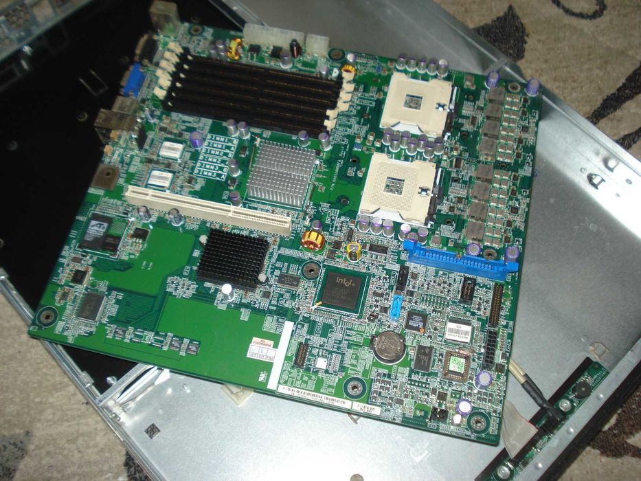 kit server dell poweredge sc1425 placa de baza carcas Procesor Ram 8gb