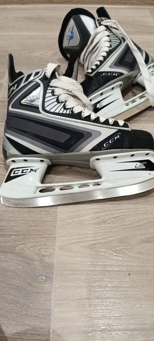 Коньки хоккейные CCM