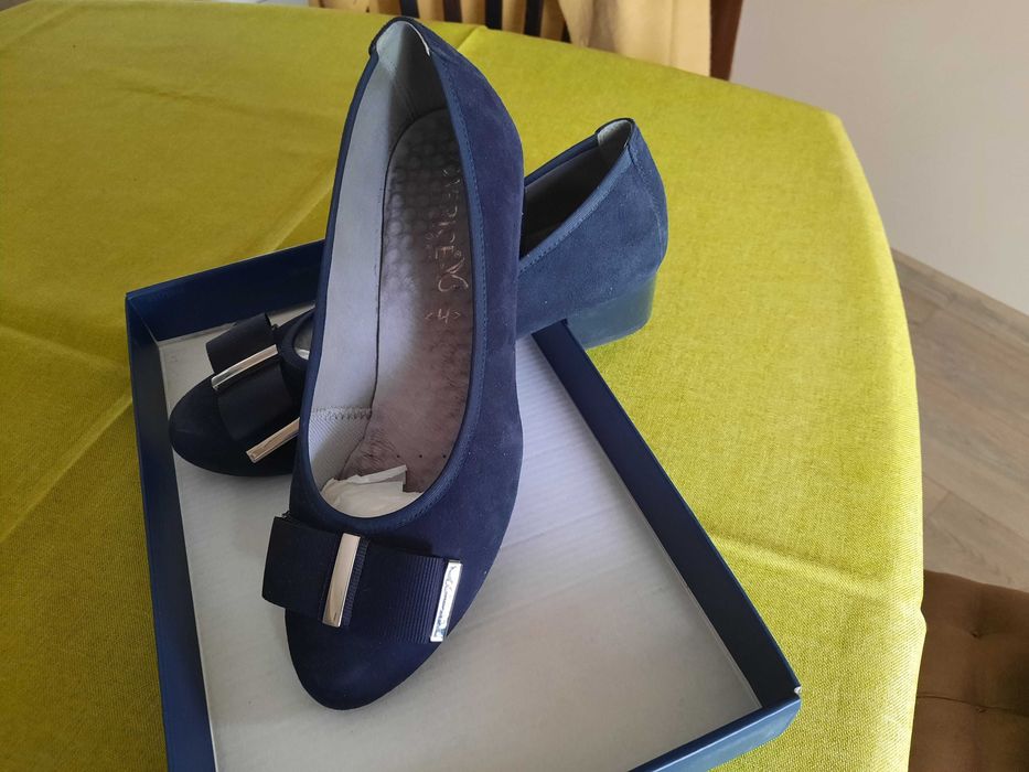 Обувки марка Каприс