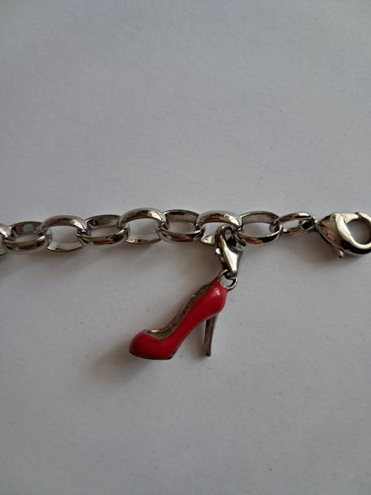 Дамска гривна с висулки