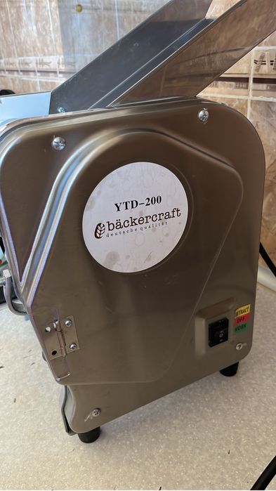 Продам тестораскаточную машинку 2 в 1