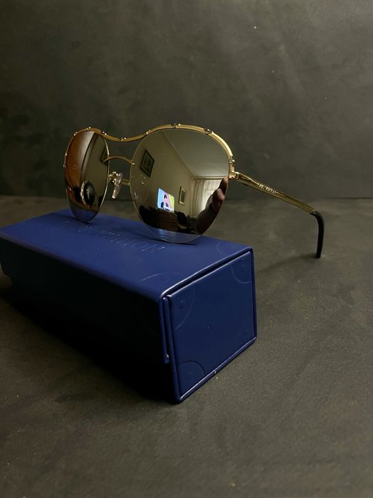 Ochelari de soare Louis Vuitton - model unisex cu rama aurie