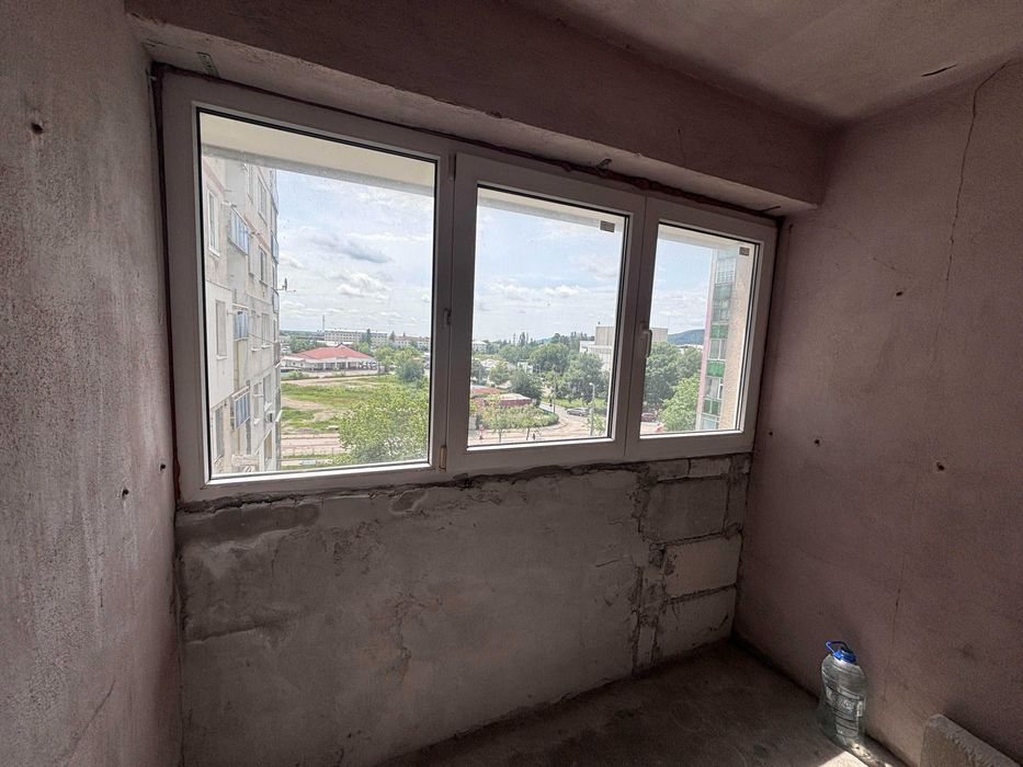 Apartament de vanzare 4 Camere Campina 77.000 euro negociabil