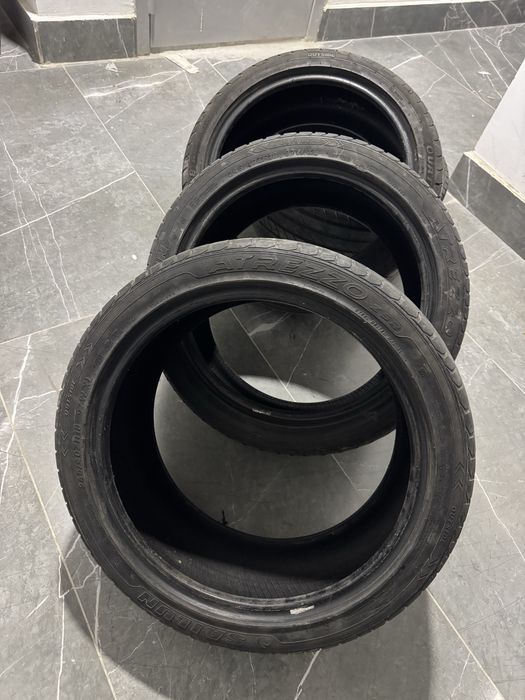 Продам шины 245/40/18