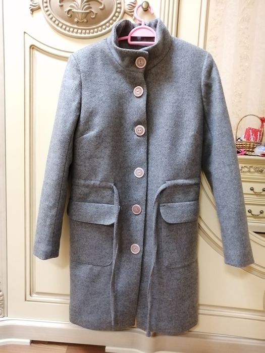 Пальто серое, новое !