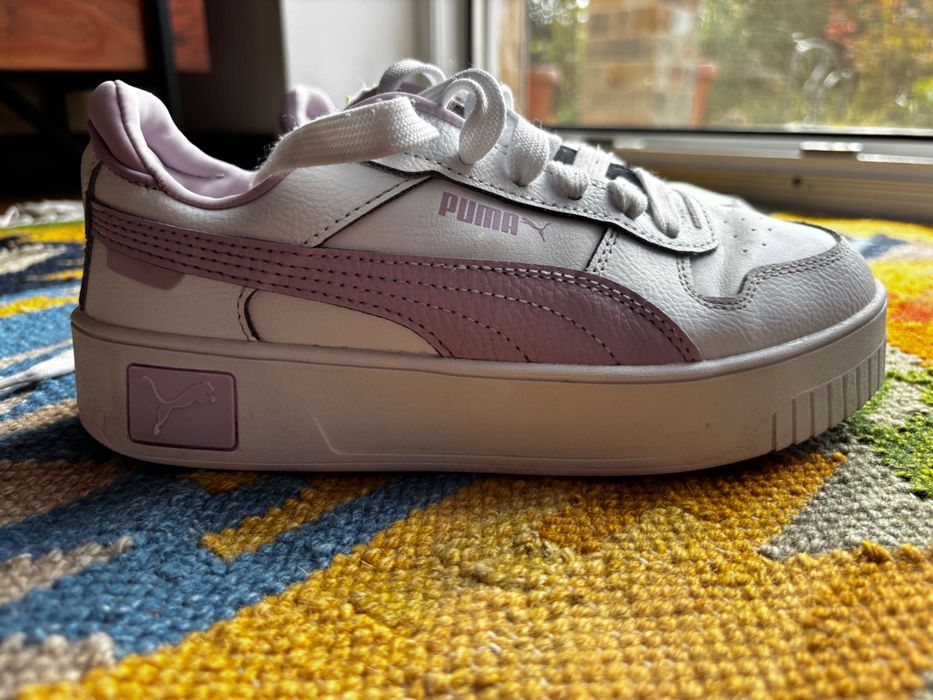 Adidași marca PUMA pentru fete