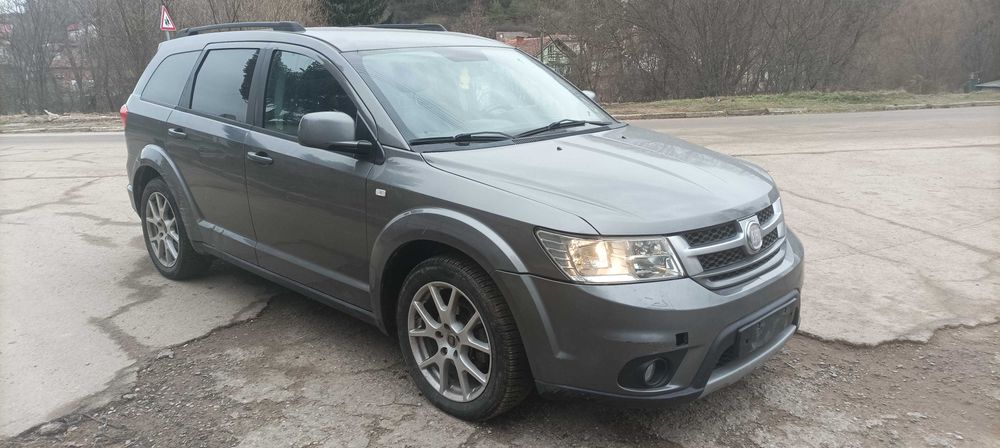 Fiat Freemont на части