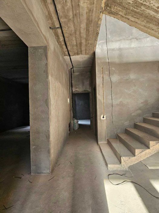 Сергели.Султонобод. 2.5 сотихда 7хонали коробка холатида уй сотаман .