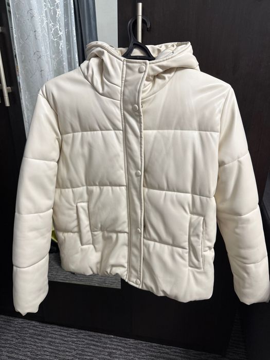 Продам пуховик из экокожи