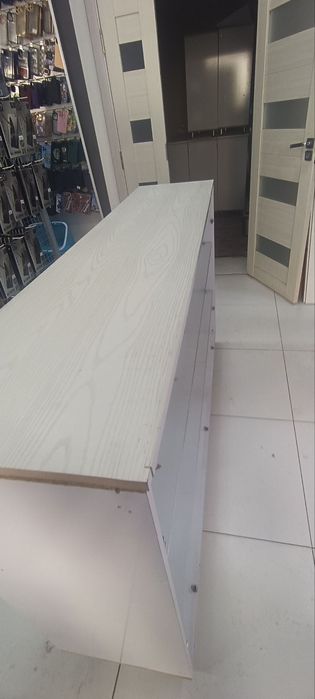 Pastavka stullar sotiladi arzon narxda