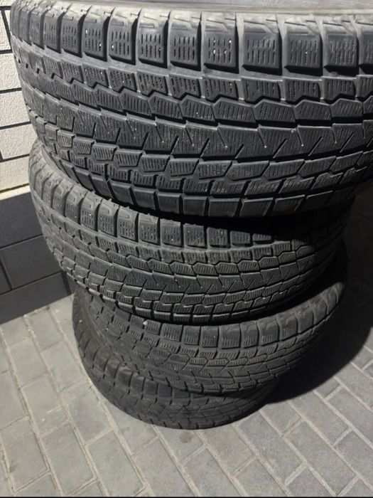 Продам резину на вавто