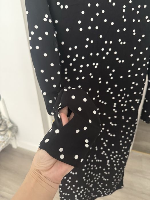 Продам платье прямое закрытое