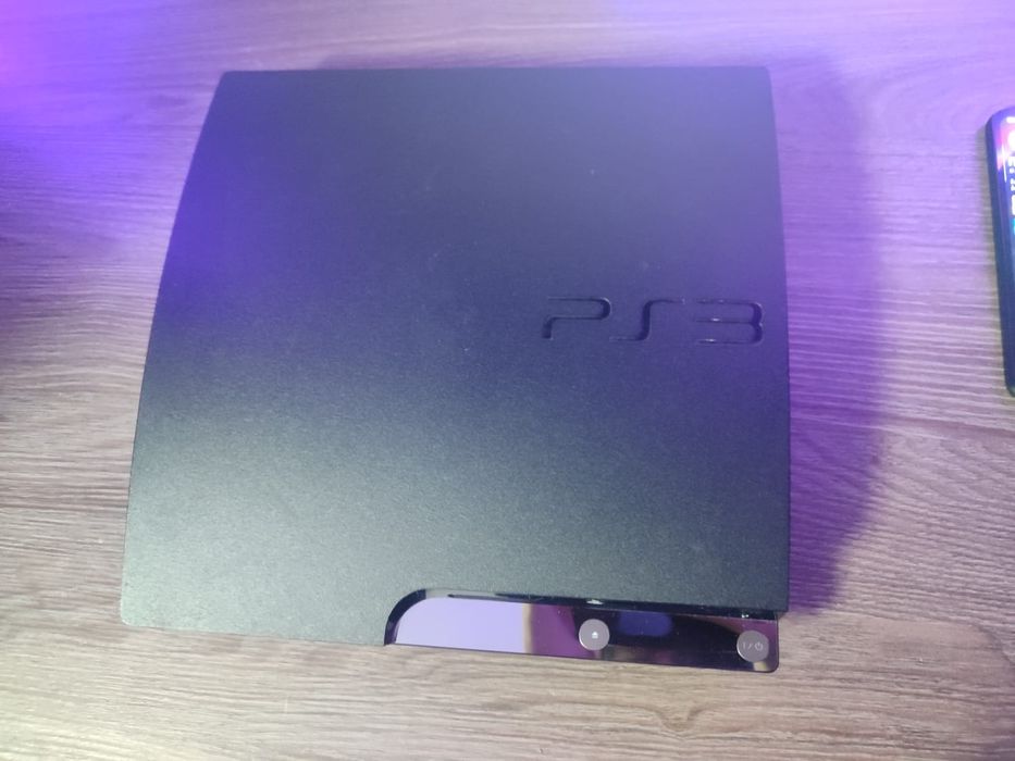 Продам ПС 3 Слим прошитая, с играми