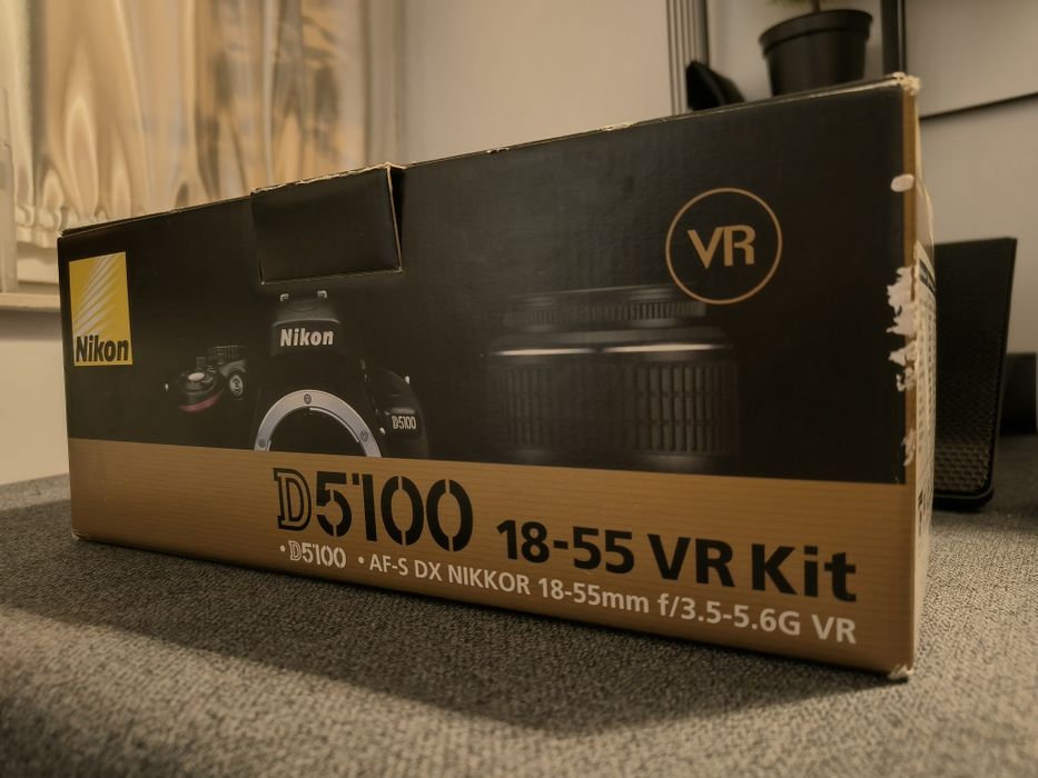 Nikon D5100 + obiectiv 18–55mm VR