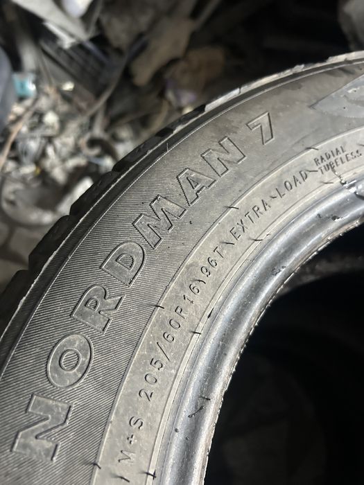 205/60/16 NOKIAN