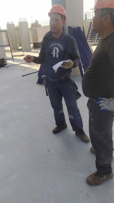 Монолитчик бригада, 15 йиллик стажга эга.