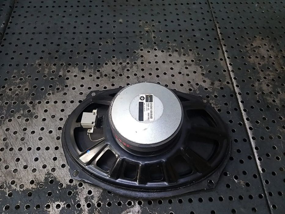 Boxa audio dreapta spate dodge journey 05081669ab