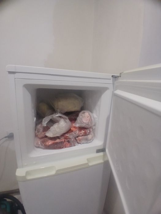 Продам холодильник работает отлично