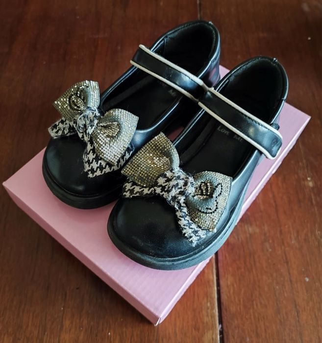 Туфли на девочку для школы, черные