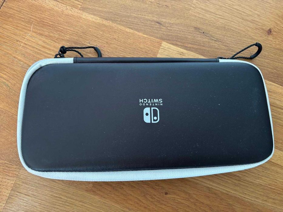 NINTENDO Switch OLED+Mario Kart 8 + volan si pedale + 2 game-card-uri