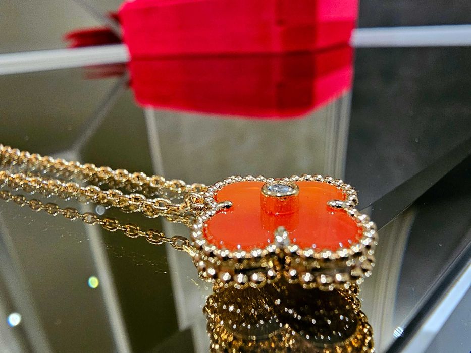 Van Cleef & Arpels VCA Rose Red Alhambra Diamond Clover Дамско Колие