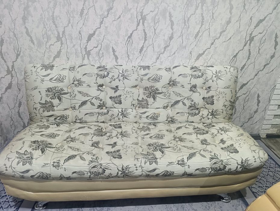 Продам диван-софа и два кресла