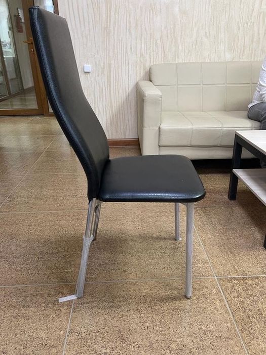 Стулья  / диспенсер для воды