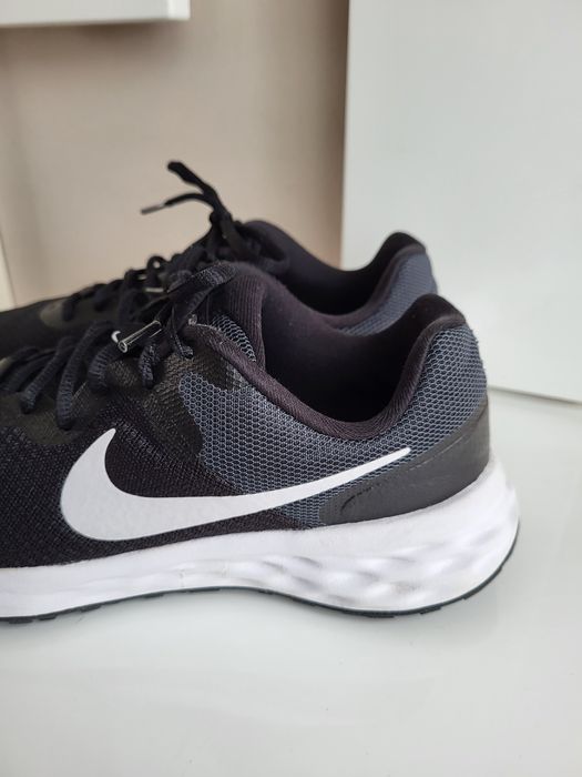 Дамски маратонки Nike 38.5 номер