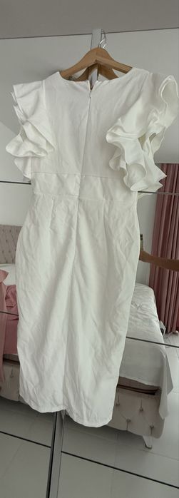 Дамска рокля в бял цвят