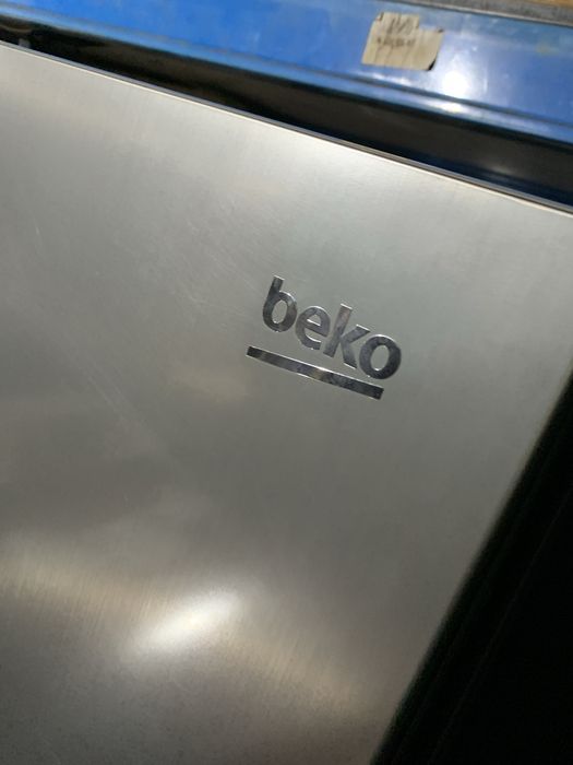 Frigider side by side beko