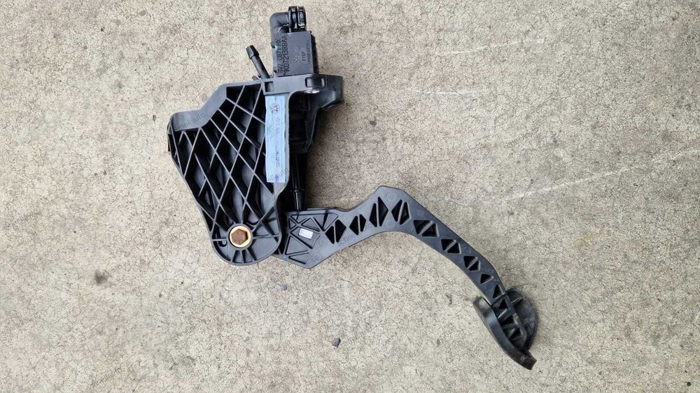 Pedala acceleratie VW Golf 5 cod 1K1 721 059