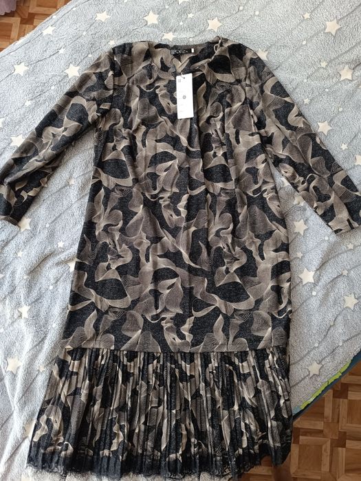 Продам  совершенно новые женские вещи тройка