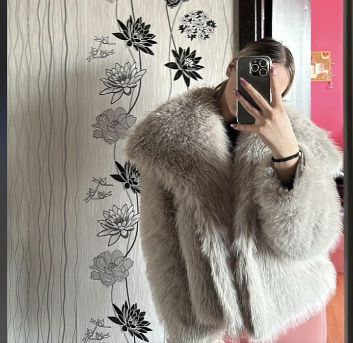 Светло сиво палто