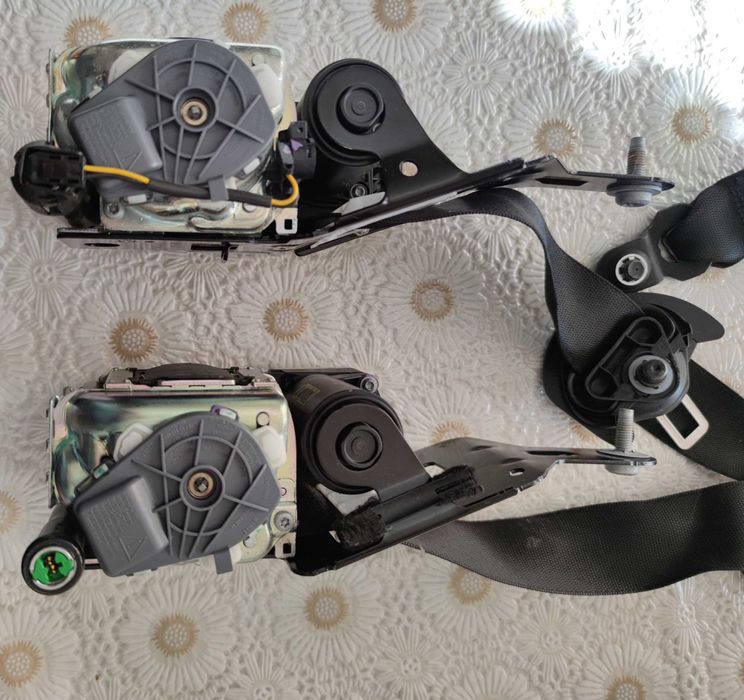 W204 предни колани