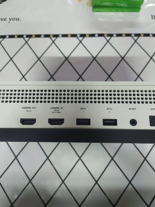 Продам Xbox One S