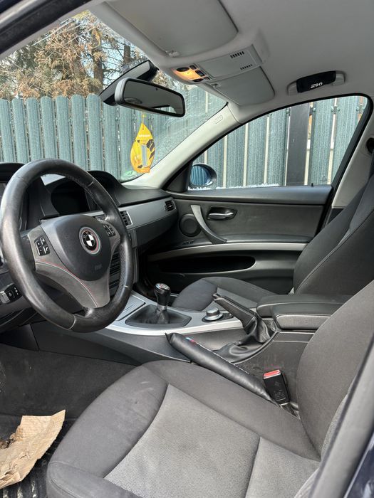 BMW E90 seria 3 2007 318i