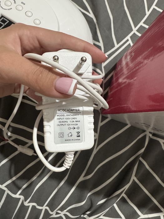 Лед лампа за нокти