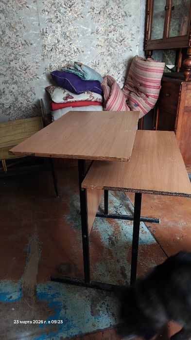 Продам  компьютерный стол.