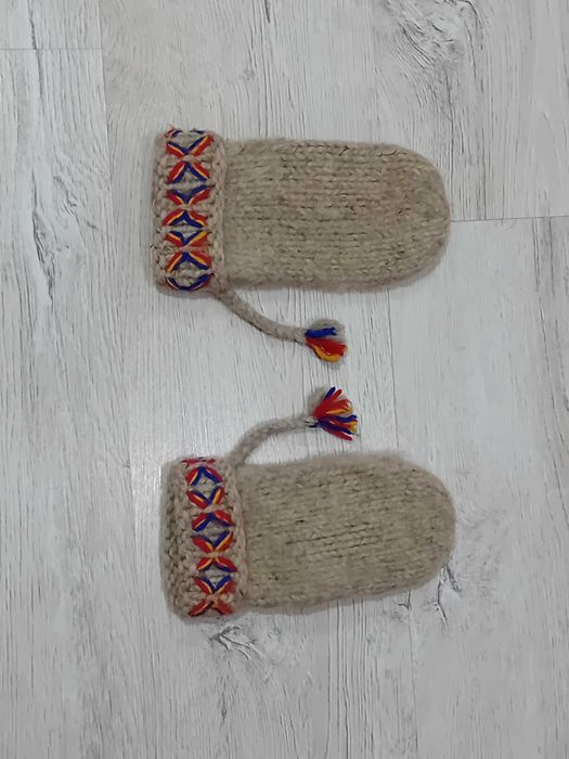 Vestă tradițională Țărănească veche, lucrată manual cu fir de lână