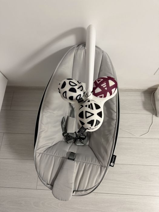 4 Moms Leagan electric MamaRoo 5.0 classic grey