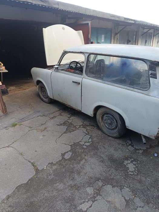 Vând Trabant. Cu acte la zi și fiscal