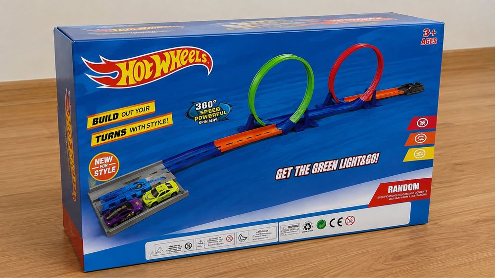Оригинальный автотрек Hot Wheels с машинками (в отличном состоянии)