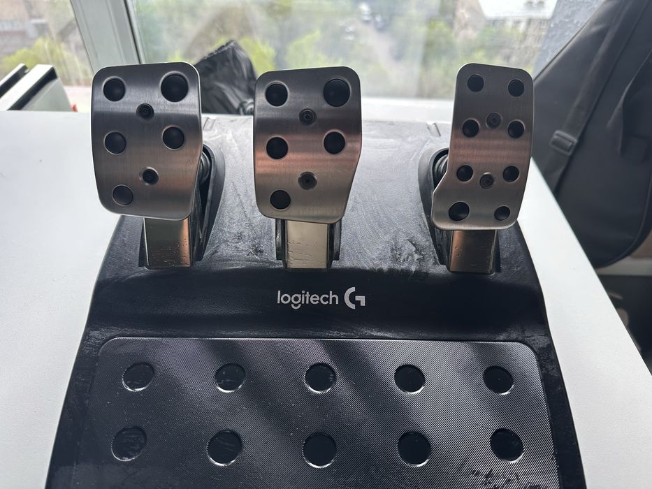игровой руль Logitech g29 и педали logitech