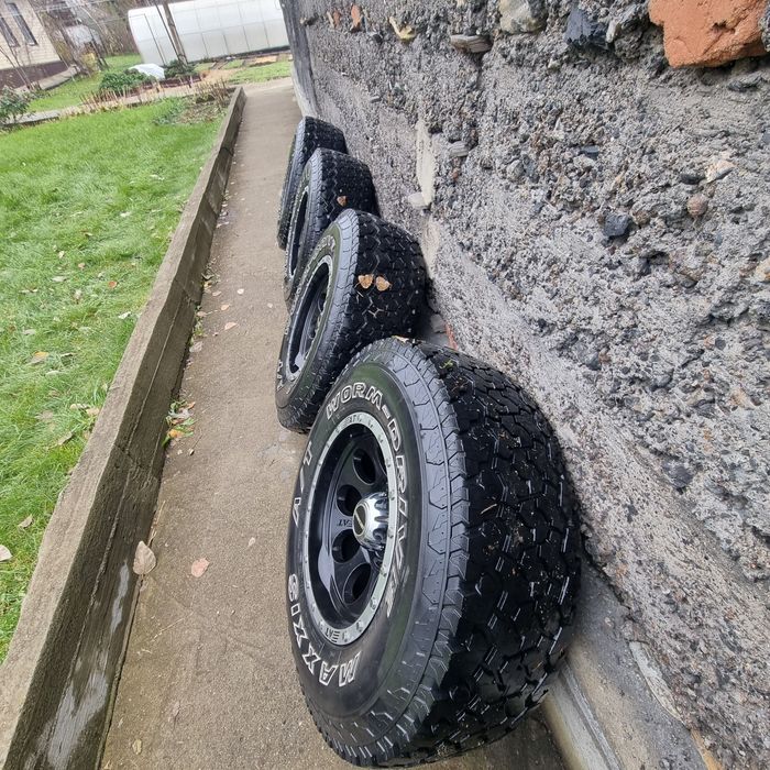 Продам резину 265/75 - R16