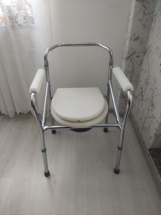 Scaun cu WC de cameră