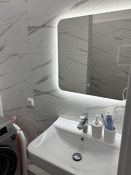 Продам 2 ком квартиру абая 244